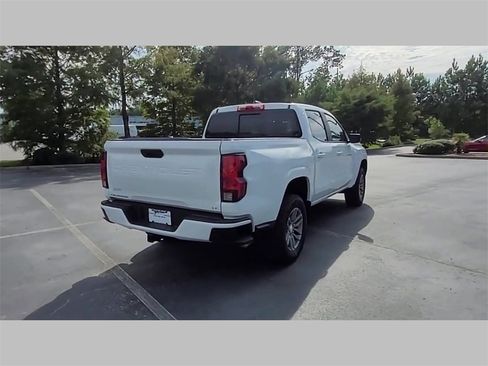 Used 2024 Chevrolet Colorado LT w/ LT Convenience Package image 31