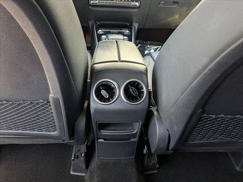 Used 2023 Mercedes-Benz GLB 250 image 19