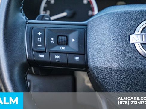 Used 2025 Nissan Rogue SV FWD image 29