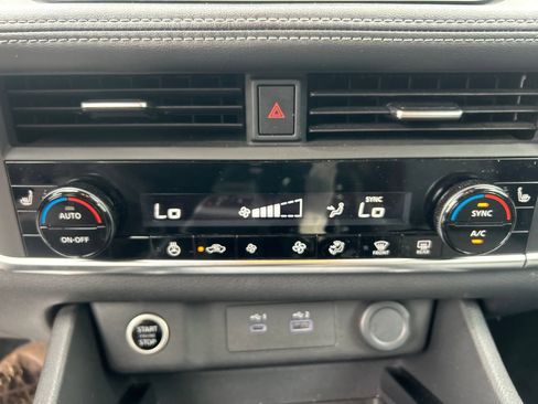 Used 2022 Nissan Rogue S FWD image 24
