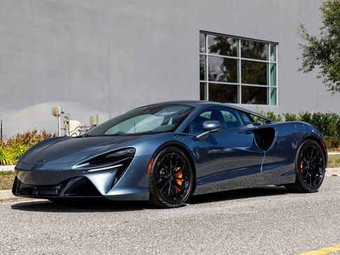 New 2026 McLaren Artura RWD image 21