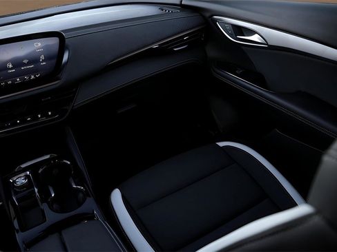 Used 2025 Buick Envision Sport Touring image 26