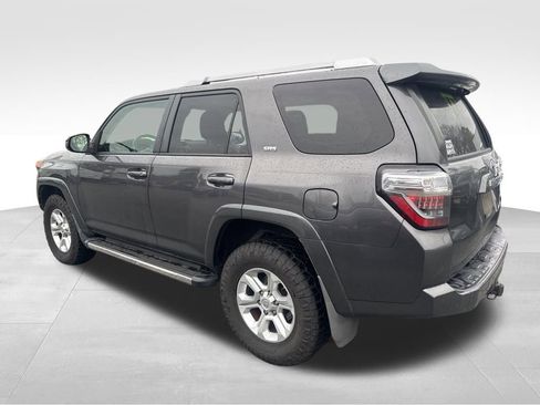 Used 2016 Toyota 4Runner SR5 image 3