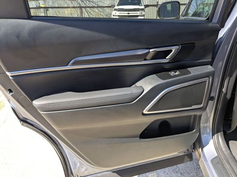 Used 2025 Kia Telluride S image 24