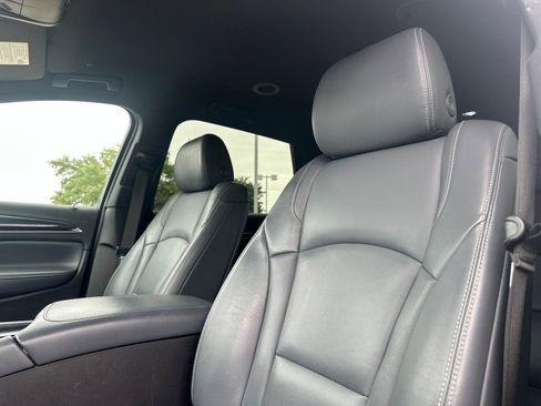 Used 2022 Buick Enclave Essence FWD image 8