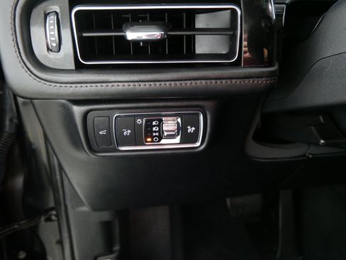 Used 2023 Lincoln Aviator AWD image 26