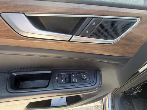 Used 2024 Volkswagen Atlas SE AWD/4WD image 7