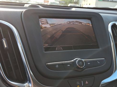 Used 2023 Chevrolet Equinox LS w/ LS Convenience Package FWD image 21
