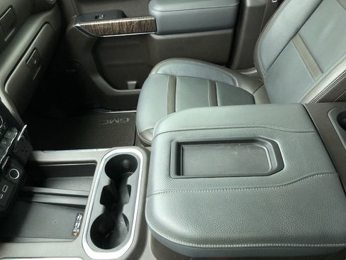 Used 2022 GMC Sierra 1500 Denali w/ Denali Reserve Package image 17