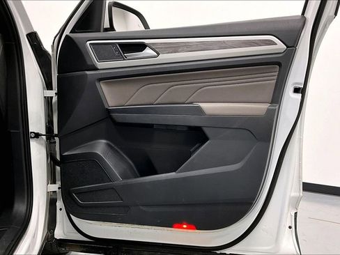 Used 2021 Volkswagen Atlas Cross Sport SE image 22