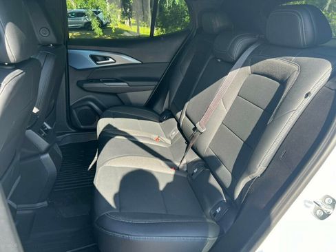 Used 2024 Chevrolet Equinox EV LT image 8