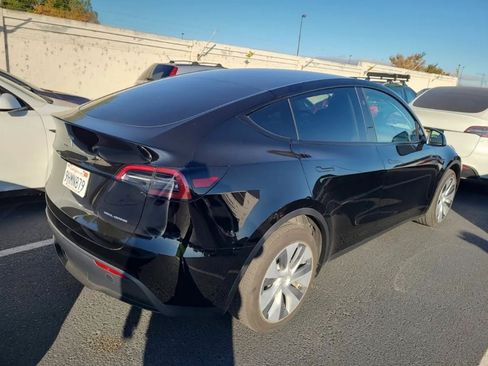 Used 2023 Tesla Model Y Long Range AWD/4WD image 3