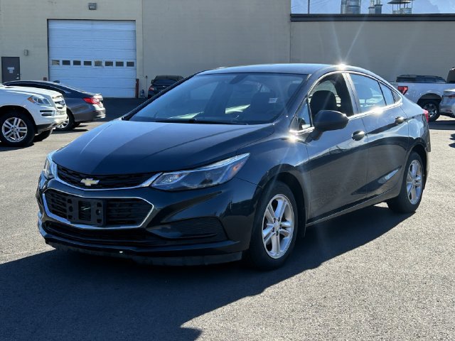 Used 2017 Chevrolet Cruze LT FWD image 7
