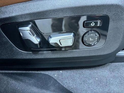 New 2026 BMW X6 xDrive40i w/ Executive Package image 21