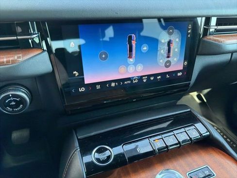 Used 2025 Lincoln Navigator L Black Label AWD/4WD image 25