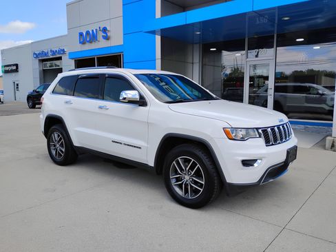 Used 2017 Jeep Grand Cherokee Limited AWD/4WD image 4