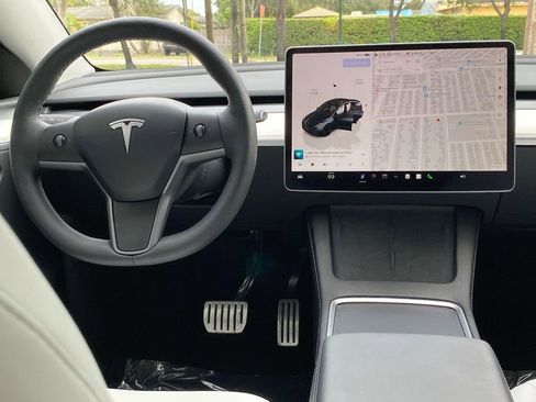 Used 2024 Tesla Model Y Performance image 23