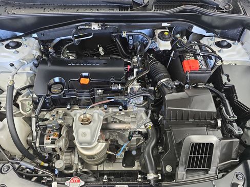 Certified 2023 Honda HR-V LX image 29