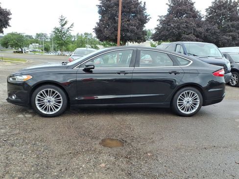 Used 2014 Ford Fusion SE w/ Equipment Group 202A FWD image 2