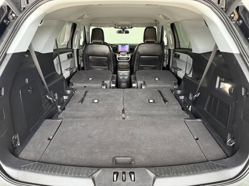 Used 2022 Ford Explorer XLT w/ Equipment Group 202A image 47