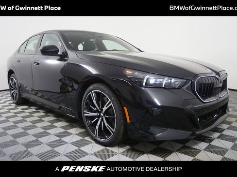 New 2027 BMW 550e xDrive AWD/4WD image 1