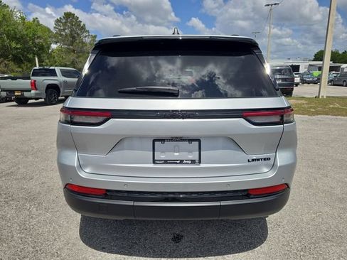 Used 2025 Jeep Grand Cherokee Limited w/ Black Appearance Package image 5