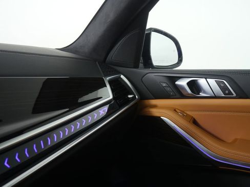 Certified 2024 BMW X7 xDrive40i w/ M Sport Package image 31