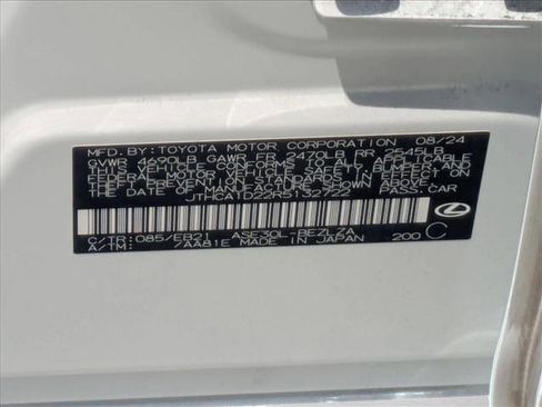 Used 2024 Lexus IS 300 w/ Comfort Package RWD image 17