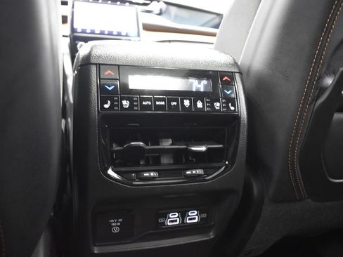 Used 2022 Jeep Grand Cherokee Summit AWD/4WD image 40