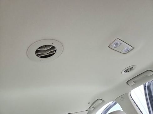 Used 2019 Buick Enclave Essence FWD image 39