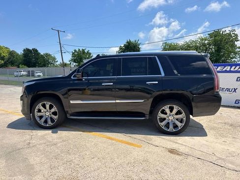 Used 2020 Cadillac Escalade Luxury RWD image 14