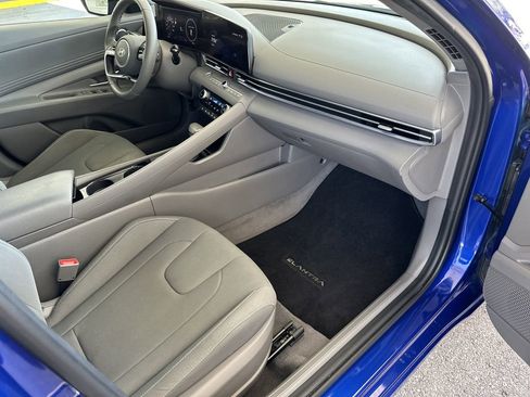Used 2024 Hyundai Elantra SEL w/ Convenience Package FWD image 36