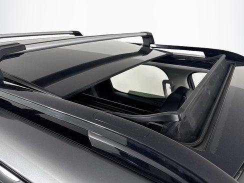 Used 2017 Land Rover Discovery HSE Luxury image 22