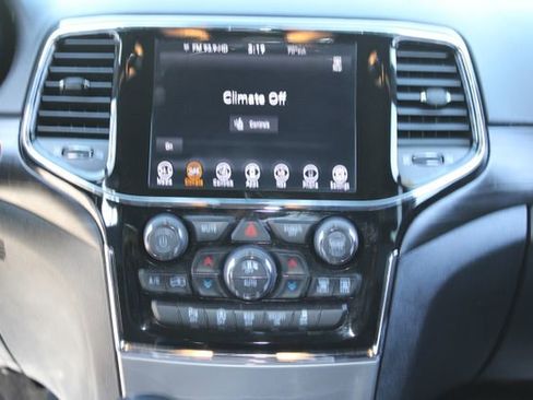 Used 2021 Jeep Grand Cherokee Laredo X RWD image 13