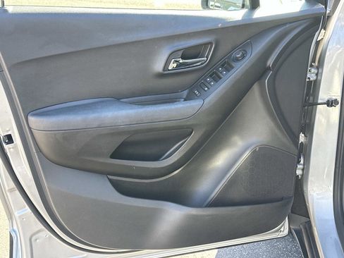 Used 2019 Chevrolet Trax LT w/ Driver Confidence Package image 15