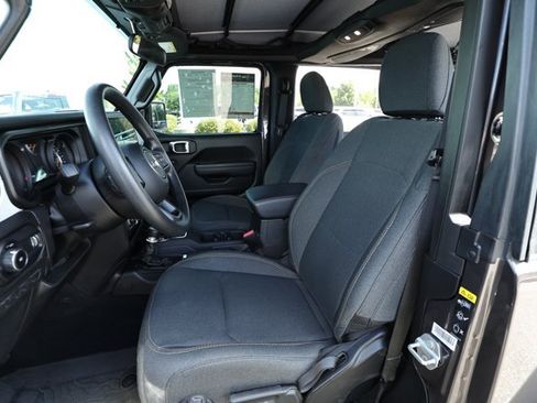 Used 2025 Jeep Wrangler Sport AWD/4WD image 21