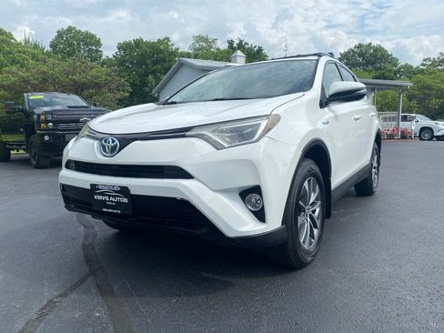Used 2016 Toyota RAV4 XLE AWD/4WD image 1