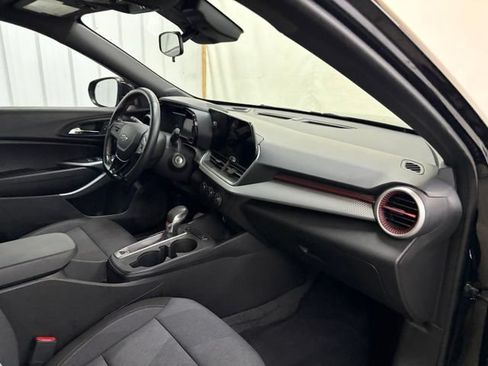 Used 2024 Chevrolet Trax RS w/ Driver Confidence Package FWD image 21