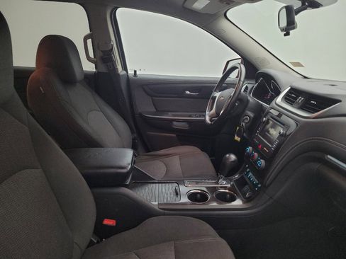 Used 2017 Chevrolet Traverse LT w/ Style and Technology Package FWD image 21
