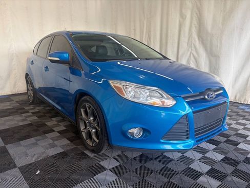 Used 2014 Ford Focus SE w/ Equipment Group 201A FWD image 3