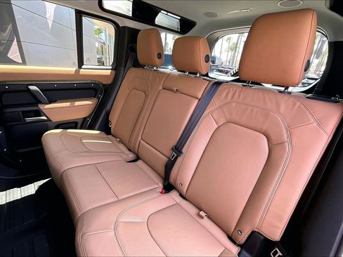 New 2026 Land Rover Defender 110 X-Dynamic SE AWD/4WD image 10