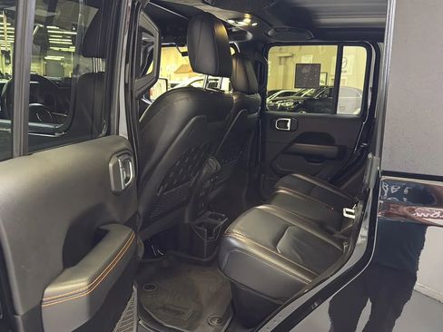 Used 2022 Jeep Gladiator Mojave w/ Cold Weather Group image 15