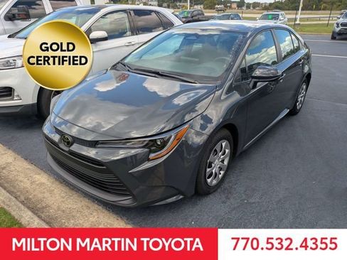 Used 2026 Toyota Corolla LE FWD image 3