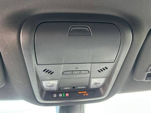 Used 2024 Buick Enclave Premium image 25