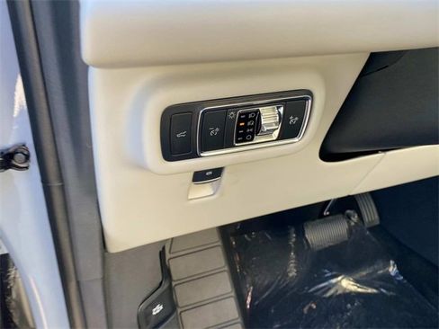 New 2026 Lincoln Nautilus Premier image 14