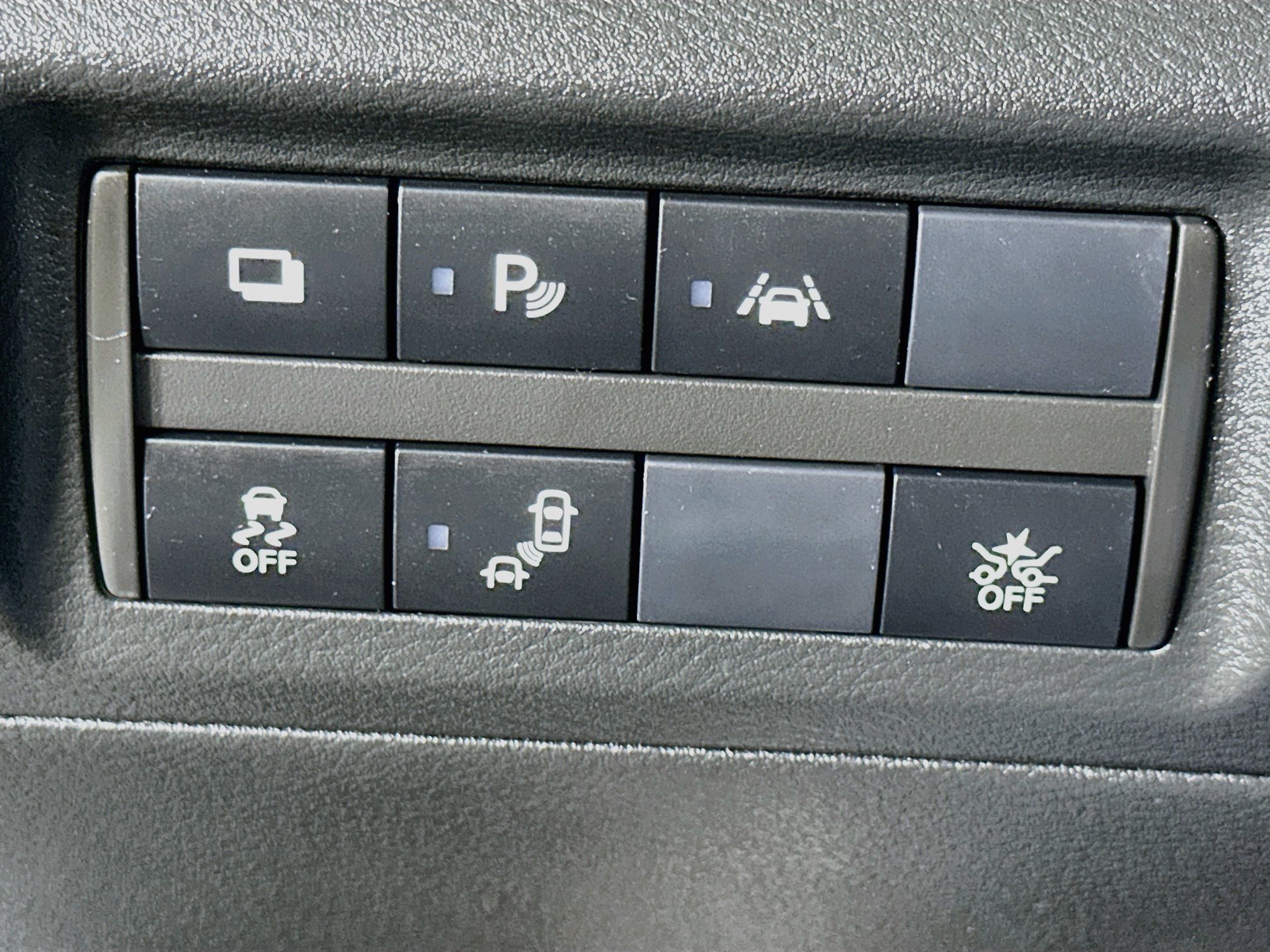 Used 2025 Nissan Kicks Play S FWD image 17