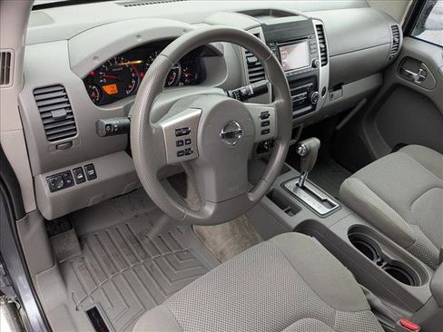 Used 2018 Nissan Frontier SV image 10