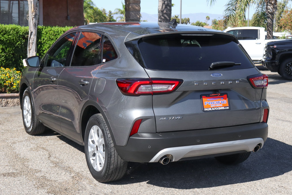 Used 2025 Ford Escape Active w/ Tech Pack #1 FWD image 6