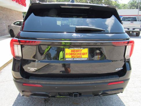 Used 2025 Ford Explorer ST-Line AWD/4WD image 3