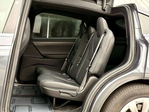 Used 2019 Tesla Model X Performance image 19